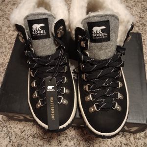 COPY - Sorel women's winter boots.  Size 6.  Black and white.